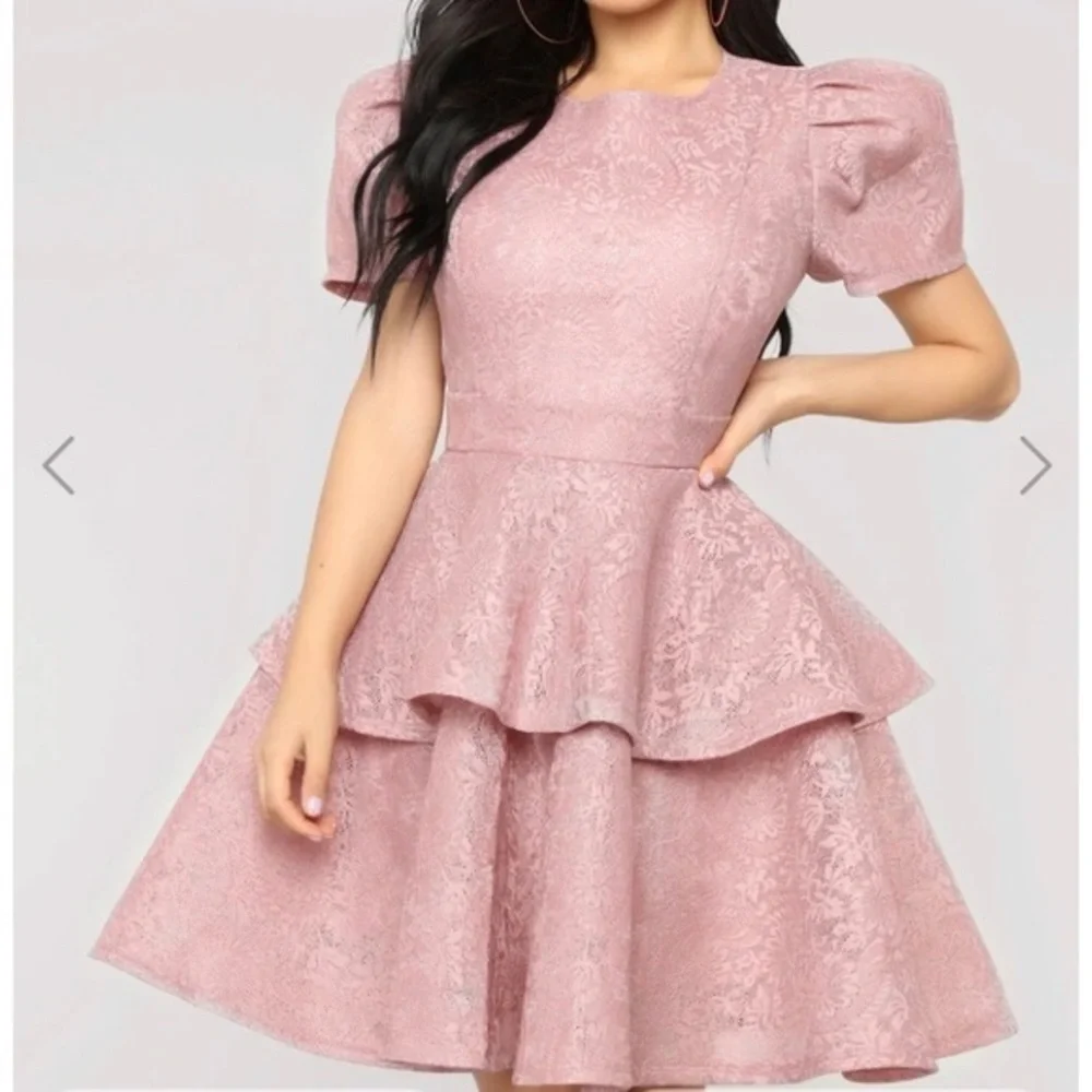 Mauave dress with puff sleeves, ruffled, and double layered - Picture 11 of 11